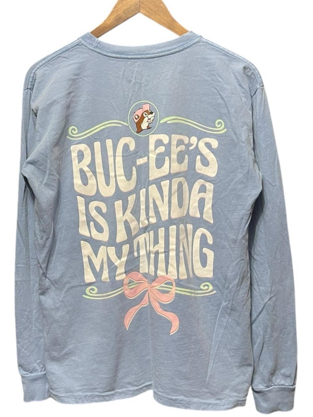 gas station Buc-ee’s is kinda my thing graphic long sleeve crewneck shirt top - Picture 4 of 5